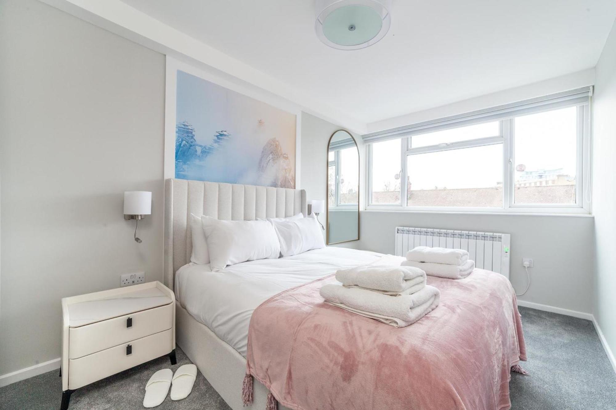 Excellent 3-Bed Flat In Elephant & Castle 런던 외부 사진